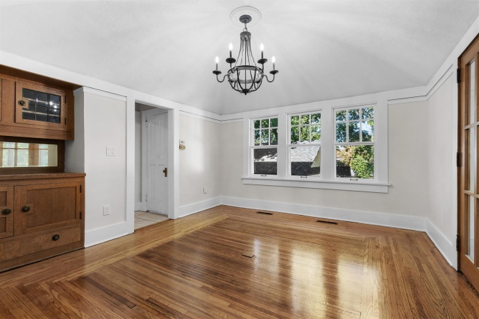 919 Garfield, ROCKFORD, Illinois 61103, 4 Bedrooms Bedrooms, ,1 BathroomBathrooms,House,For Sale,Garfield,202506393