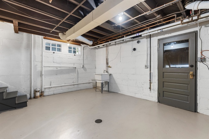 919 Garfield, ROCKFORD, Illinois 61103, 4 Bedrooms Bedrooms, ,1 BathroomBathrooms,House,For Sale,Garfield,202506393