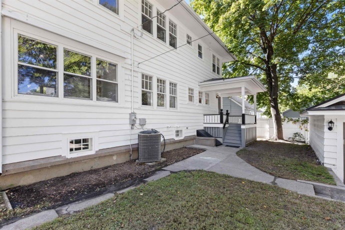 919 Garfield, ROCKFORD, Illinois 61103, 4 Bedrooms Bedrooms, ,1 BathroomBathrooms,House,For Sale,Garfield,202506393