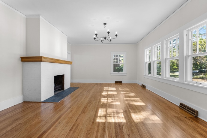 919 Garfield, ROCKFORD, Illinois 61103, 4 Bedrooms Bedrooms, ,1 BathroomBathrooms,House,For Sale,Garfield,202506393