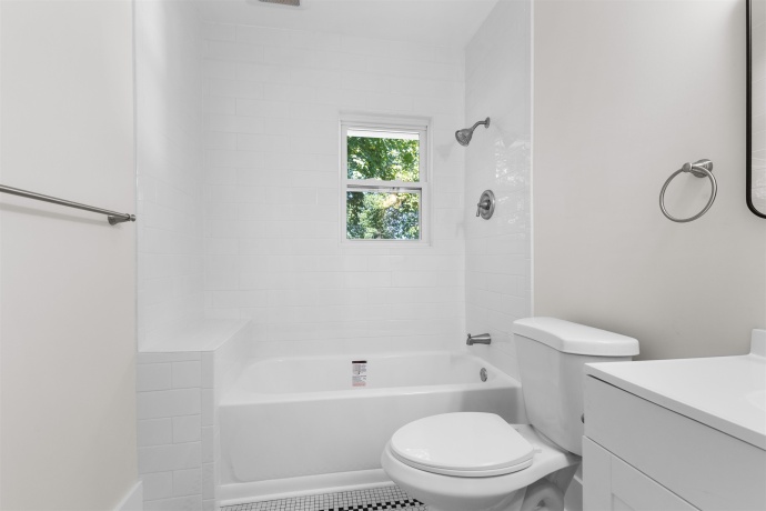 919 Garfield, ROCKFORD, Illinois 61103, 4 Bedrooms Bedrooms, ,1 BathroomBathrooms,House,For Sale,Garfield,202506393