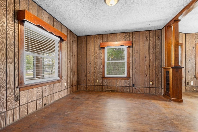 306 Chicago, DAVIS JUNCTION, Illinois 61020, 3 Bedrooms Bedrooms, ,1 BathroomBathrooms,House,For Sale,Chicago,202506416