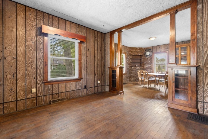 306 Chicago, DAVIS JUNCTION, Illinois 61020, 3 Bedrooms Bedrooms, ,1 BathroomBathrooms,House,For Sale,Chicago,202506416