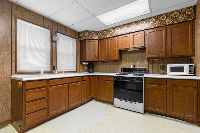 306 Chicago, DAVIS JUNCTION, Illinois 61020, 3 Bedrooms Bedrooms, ,1 BathroomBathrooms,House,For Sale,Chicago,202506416