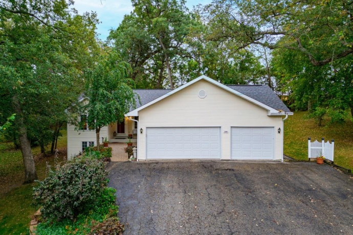 2209 Gainsboro, LAKE SUMMERSET, Illinois 61019, 4 Bedrooms Bedrooms, ,3 BathroomsBathrooms,House,For Sale,Gainsboro,202506417