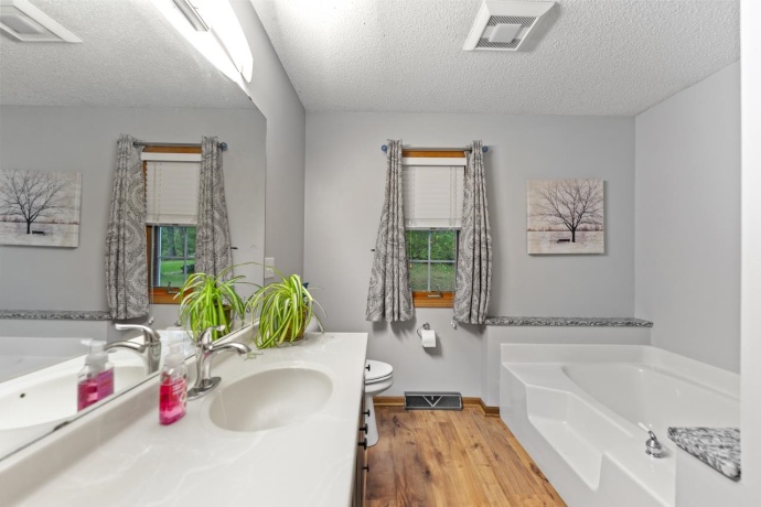 2209 Gainsboro, LAKE SUMMERSET, Illinois 61019, 4 Bedrooms Bedrooms, ,3 BathroomsBathrooms,House,For Sale,Gainsboro,202506417