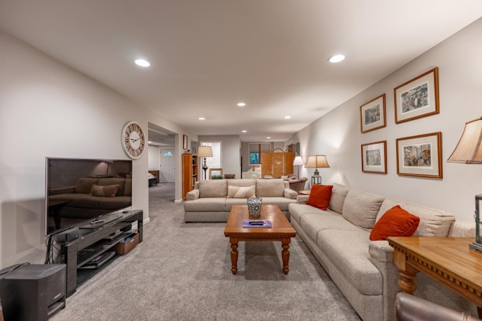 2209 Gainsboro, LAKE SUMMERSET, Illinois 61019, 4 Bedrooms Bedrooms, ,3 BathroomsBathrooms,House,For Sale,Gainsboro,202506417