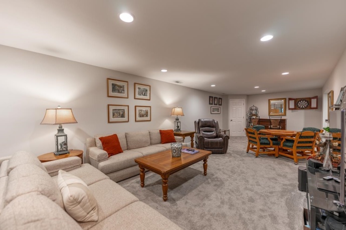 2209 Gainsboro, LAKE SUMMERSET, Illinois 61019, 4 Bedrooms Bedrooms, ,3 BathroomsBathrooms,House,For Sale,Gainsboro,202506417