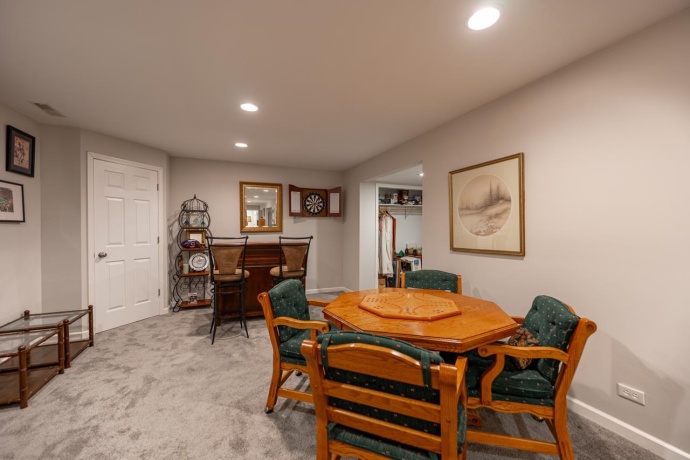 2209 Gainsboro, LAKE SUMMERSET, Illinois 61019, 4 Bedrooms Bedrooms, ,3 BathroomsBathrooms,House,For Sale,Gainsboro,202506417