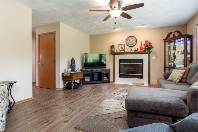 10356 Geneva, ROSCOE, Illinois 61073, 4 Bedrooms Bedrooms, ,2 BathroomsBathrooms,House,For Sale,Geneva,202506428