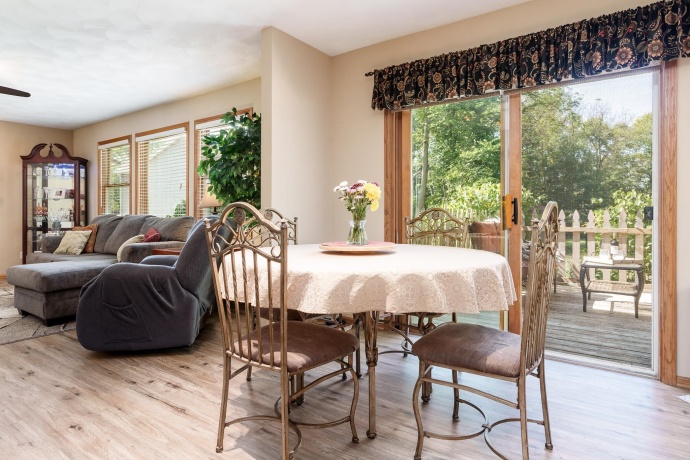 10356 Geneva, ROSCOE, Illinois 61073, 4 Bedrooms Bedrooms, ,2 BathroomsBathrooms,House,For Sale,Geneva,202506428