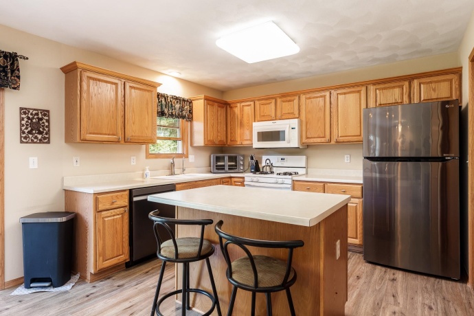 10356 Geneva, ROSCOE, Illinois 61073, 4 Bedrooms Bedrooms, ,2 BathroomsBathrooms,House,For Sale,Geneva,202506428