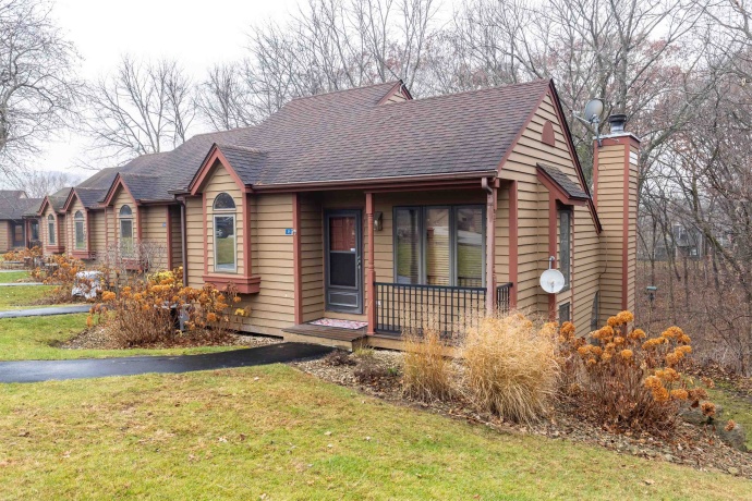 35 Oak Glen, GALENA, Illinois 61036, 2 Bedrooms Bedrooms, ,2 BathroomsBathrooms,Condominium,For Sale,Oak Glen,202506437