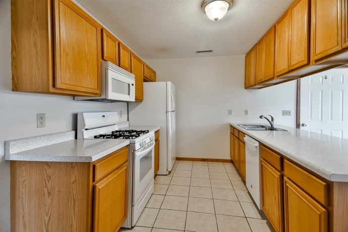 13000 PRIMROSE PL #A, POPLAR GROVE, Illinois 61065, 2 Bedrooms Bedrooms, ,2 BathroomsBathrooms,Condominium,For Sale,PRIMROSE PL #A,202506445