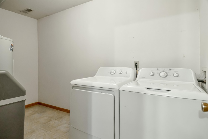 13000 PRIMROSE PL #A, POPLAR GROVE, Illinois 61065, 2 Bedrooms Bedrooms, ,2 BathroomsBathrooms,Condominium,For Sale,PRIMROSE PL #A,202506445