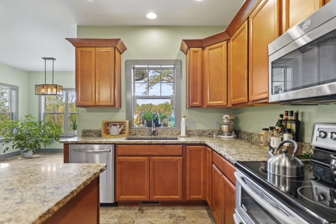 166 ROCKY HILL, GALENA, Illinois 61036, 3 Bedrooms Bedrooms, ,4 BathroomsBathrooms,House,For Sale,ROCKY HILL,202506448