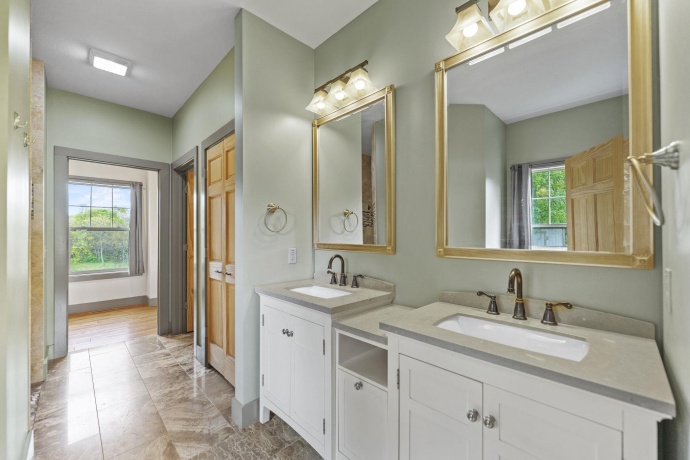 166 ROCKY HILL, GALENA, Illinois 61036, 3 Bedrooms Bedrooms, ,4 BathroomsBathrooms,House,For Sale,ROCKY HILL,202506448