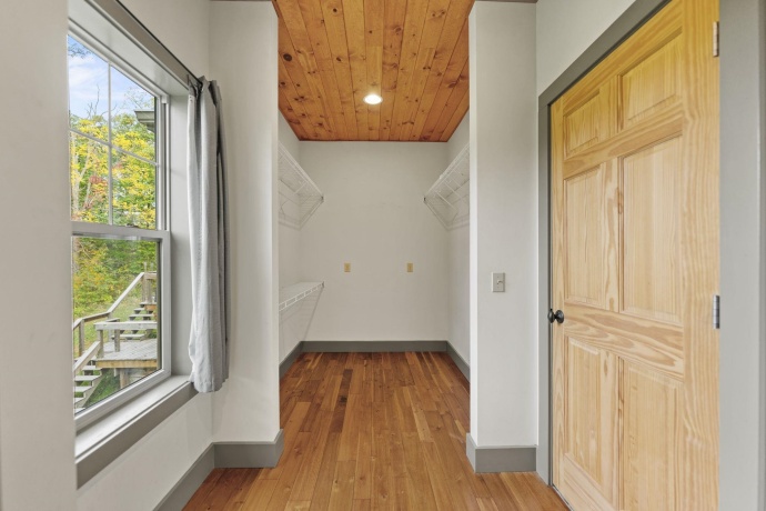 166 ROCKY HILL, GALENA, Illinois 61036, 3 Bedrooms Bedrooms, ,4 BathroomsBathrooms,House,For Sale,ROCKY HILL,202506448