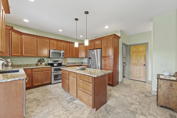 166 ROCKY HILL, GALENA, Illinois 61036, 3 Bedrooms Bedrooms, ,4 BathroomsBathrooms,House,For Sale,ROCKY HILL,202506448