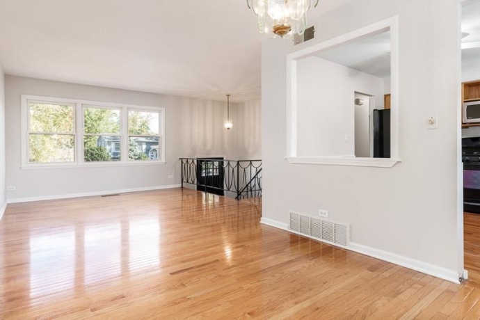 7924 WESTVIEW, WOODRIDGE, Illinois 60517, 5 Bedrooms Bedrooms, ,2 BathroomsBathrooms,House,For Sale,WESTVIEW,202506452