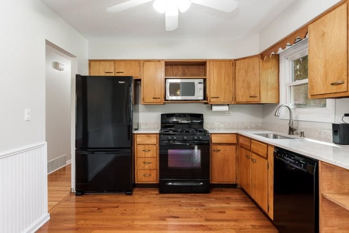 7924 WESTVIEW, WOODRIDGE, Illinois 60517, 5 Bedrooms Bedrooms, ,2 BathroomsBathrooms,House,For Sale,WESTVIEW,202506452