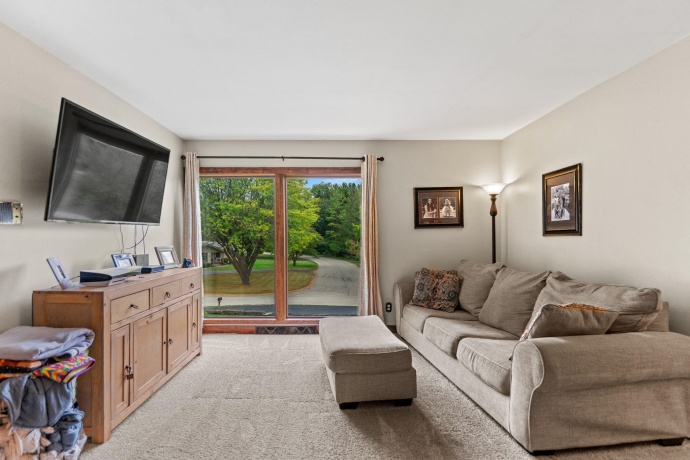 437 Edgewood, BELVIDERE, Illinois 61008, 3 Bedrooms Bedrooms, ,2 BathroomsBathrooms,House,For Sale,Edgewood,202506453