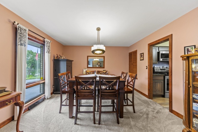 437 Edgewood, BELVIDERE, Illinois 61008, 3 Bedrooms Bedrooms, ,2 BathroomsBathrooms,House,For Sale,Edgewood,202506453