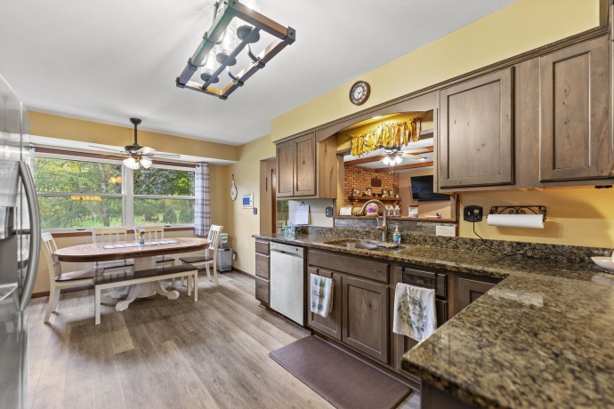 437 Edgewood, BELVIDERE, Illinois 61008, 3 Bedrooms Bedrooms, ,2 BathroomsBathrooms,House,For Sale,Edgewood,202506453