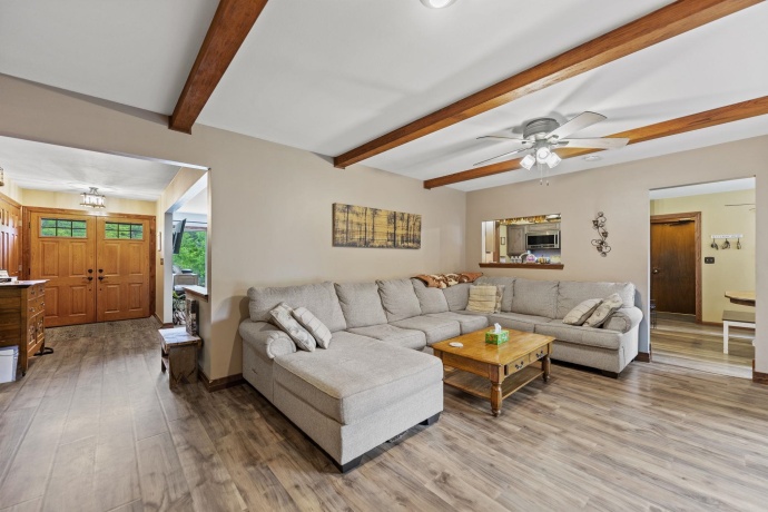 437 Edgewood, BELVIDERE, Illinois 61008, 3 Bedrooms Bedrooms, ,2 BathroomsBathrooms,House,For Sale,Edgewood,202506453