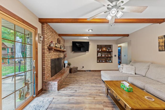 437 Edgewood, BELVIDERE, Illinois 61008, 3 Bedrooms Bedrooms, ,2 BathroomsBathrooms,House,For Sale,Edgewood,202506453