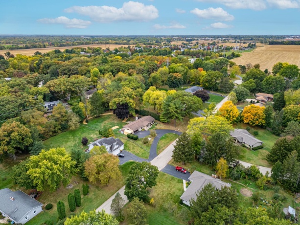 437 Edgewood, BELVIDERE, Illinois 61008, 3 Bedrooms Bedrooms, ,2 BathroomsBathrooms,House,For Sale,Edgewood,202506453