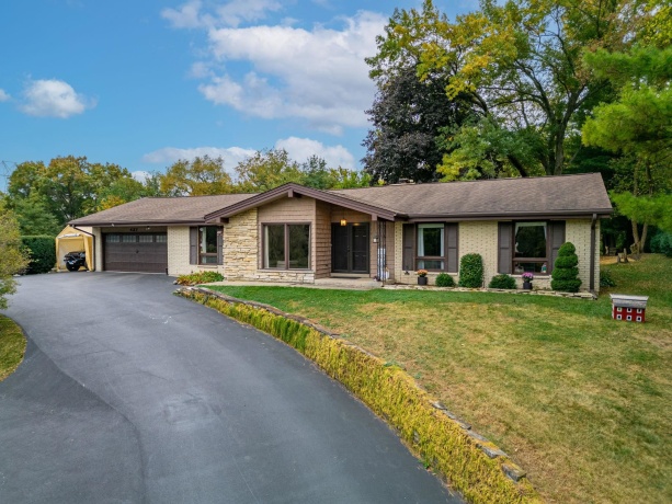 437 Edgewood, BELVIDERE, Illinois 61008, 3 Bedrooms Bedrooms, ,2 BathroomsBathrooms,House,For Sale,Edgewood,202506453