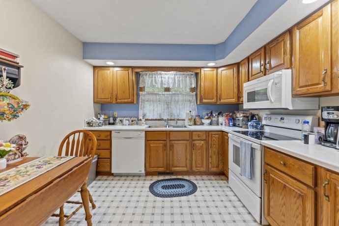 1005 Arapaho, FREEPORT, Illinois 61032, 2 Bedrooms Bedrooms, ,2 BathroomsBathrooms,Condominium,For Sale,Arapaho,202506454