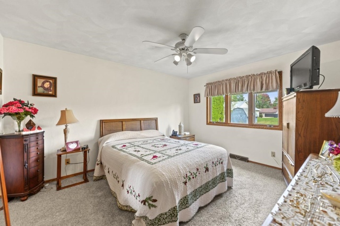 1005 Arapaho, FREEPORT, Illinois 61032, 2 Bedrooms Bedrooms, ,2 BathroomsBathrooms,Condominium,For Sale,Arapaho,202506454