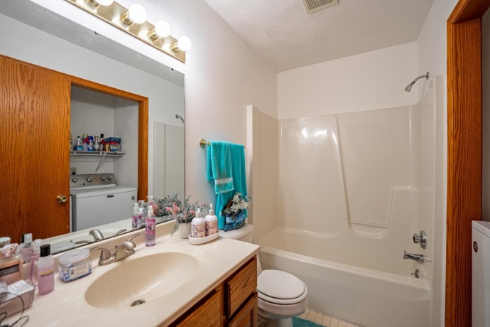 1005 Arapaho, FREEPORT, Illinois 61032, 2 Bedrooms Bedrooms, ,2 BathroomsBathrooms,Condominium,For Sale,Arapaho,202506454