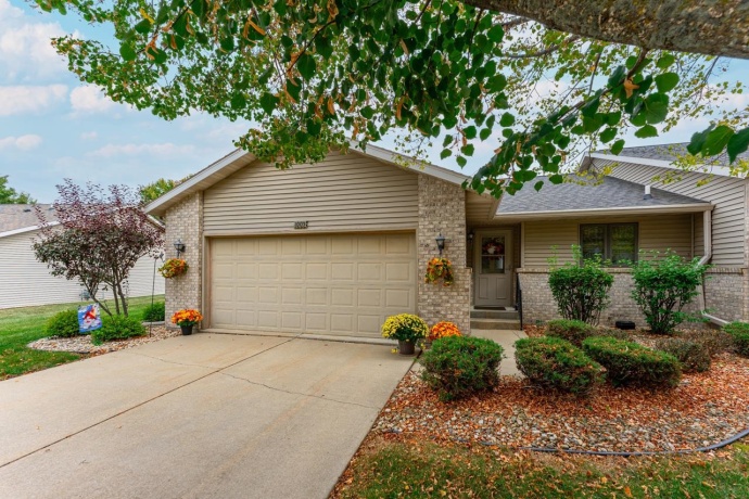 1005 Arapaho, FREEPORT, Illinois 61032, 2 Bedrooms Bedrooms, ,2 BathroomsBathrooms,Condominium,For Sale,Arapaho,202506454