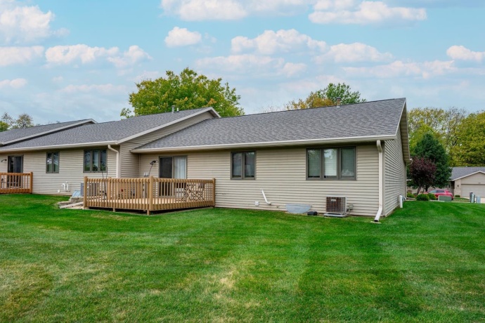 1005 Arapaho, FREEPORT, Illinois 61032, 2 Bedrooms Bedrooms, ,2 BathroomsBathrooms,Condominium,For Sale,Arapaho,202506454