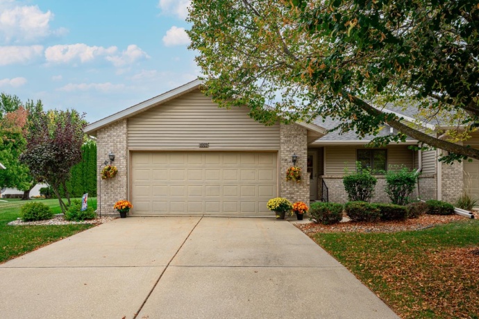 1005 Arapaho, FREEPORT, Illinois 61032, 2 Bedrooms Bedrooms, ,2 BathroomsBathrooms,Condominium,For Sale,Arapaho,202506454