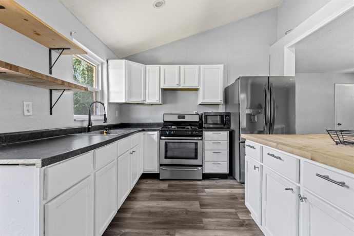 3120 17th, ROCKFORD, Illinois 61109, 3 Bedrooms Bedrooms, ,1 BathroomBathrooms,House,For Sale,17th,202506460