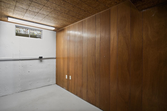 1111 Kingsway, ROCKFORD, Illinois 61108, 2 Bedrooms Bedrooms, ,1 BathroomBathrooms,House,For Sale,Kingsway,202506461