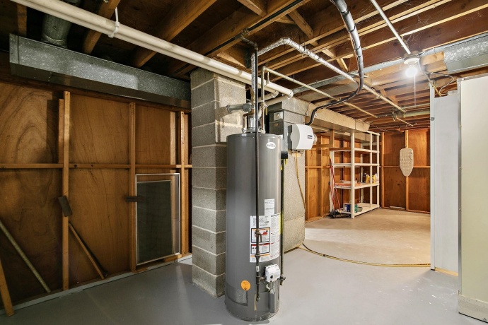 1111 Kingsway, ROCKFORD, Illinois 61108, 2 Bedrooms Bedrooms, ,1 BathroomBathrooms,House,For Sale,Kingsway,202506461