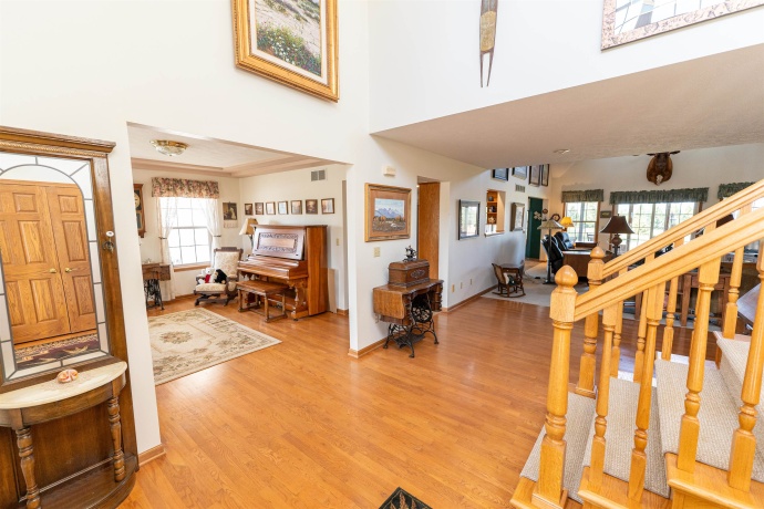 10477 (10 AC) Telegraph, WINNEBAGO, Illinois 61088, 4 Bedrooms Bedrooms, ,3 BathroomsBathrooms,House,For Sale,Telegraph,202506462