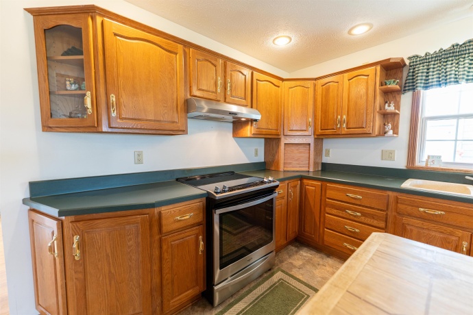 10477 (10 AC) Telegraph, WINNEBAGO, Illinois 61088, 4 Bedrooms Bedrooms, ,3 BathroomsBathrooms,House,For Sale,Telegraph,202506462