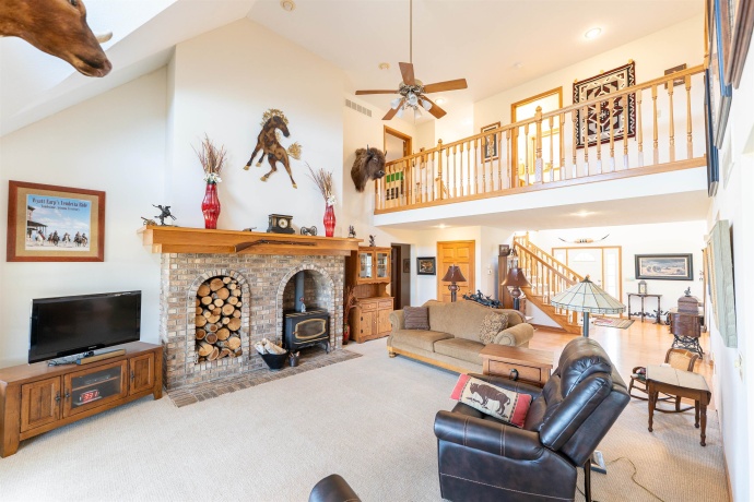 10477 (10 AC) Telegraph, WINNEBAGO, Illinois 61088, 4 Bedrooms Bedrooms, ,3 BathroomsBathrooms,House,For Sale,Telegraph,202506462