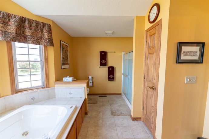 10477 (10 AC) Telegraph, WINNEBAGO, Illinois 61088, 4 Bedrooms Bedrooms, ,3 BathroomsBathrooms,House,For Sale,Telegraph,202506462