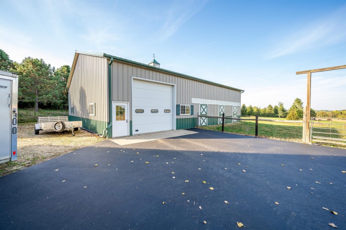 10477 (10 AC) Telegraph, WINNEBAGO, Illinois 61088, 4 Bedrooms Bedrooms, ,3 BathroomsBathrooms,House,For Sale,Telegraph,202506462