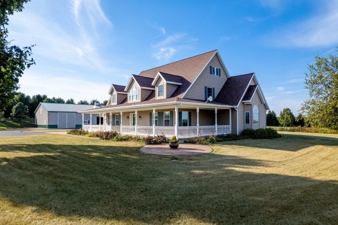 10477 (10 AC) Telegraph, WINNEBAGO, Illinois 61088, 4 Bedrooms Bedrooms, ,3 BathroomsBathrooms,House,For Sale,Telegraph,202506462