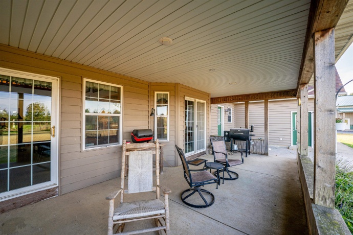 10477 (10 AC) Telegraph, WINNEBAGO, Illinois 61088, 4 Bedrooms Bedrooms, ,3 BathroomsBathrooms,House,For Sale,Telegraph,202506462