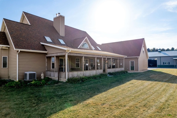 10477 (10 AC) Telegraph, WINNEBAGO, Illinois 61088, 4 Bedrooms Bedrooms, ,3 BathroomsBathrooms,House,For Sale,Telegraph,202506462