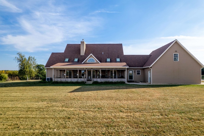 10477 (10 AC) Telegraph, WINNEBAGO, Illinois 61088, 4 Bedrooms Bedrooms, ,3 BathroomsBathrooms,House,For Sale,Telegraph,202506462